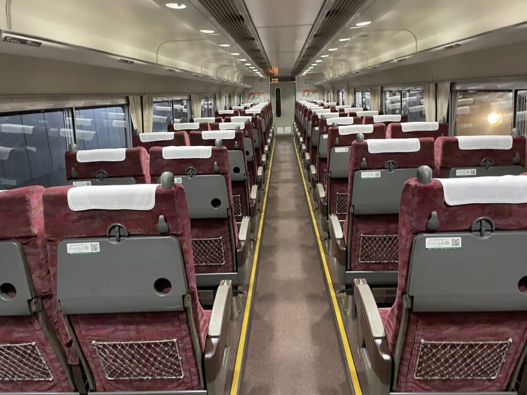 381系の普通車座席