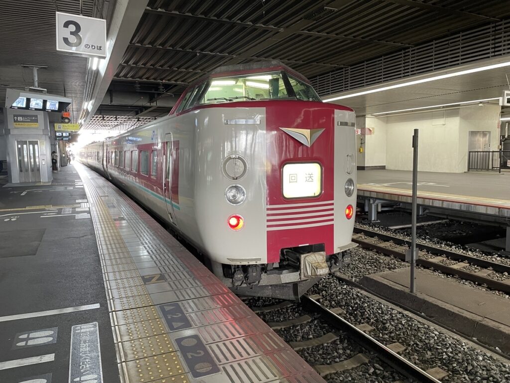 岡山駅に到着したやくも10号