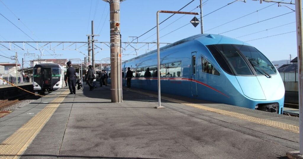 御殿場駅でMSEと並ぶ