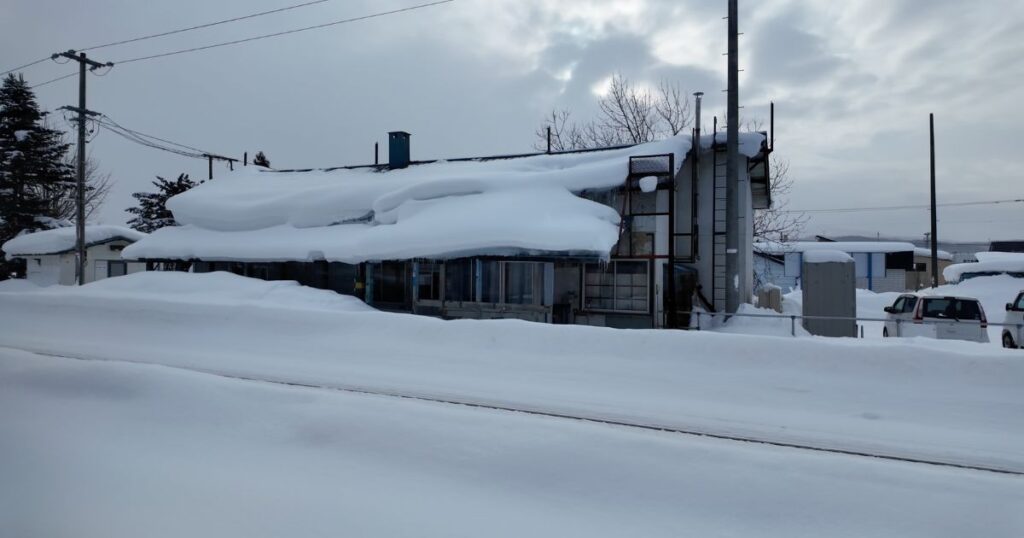 廃駅となった根室本線・東滝川駅