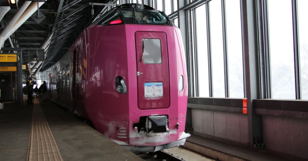 旭川駅に到着したはまなす編成