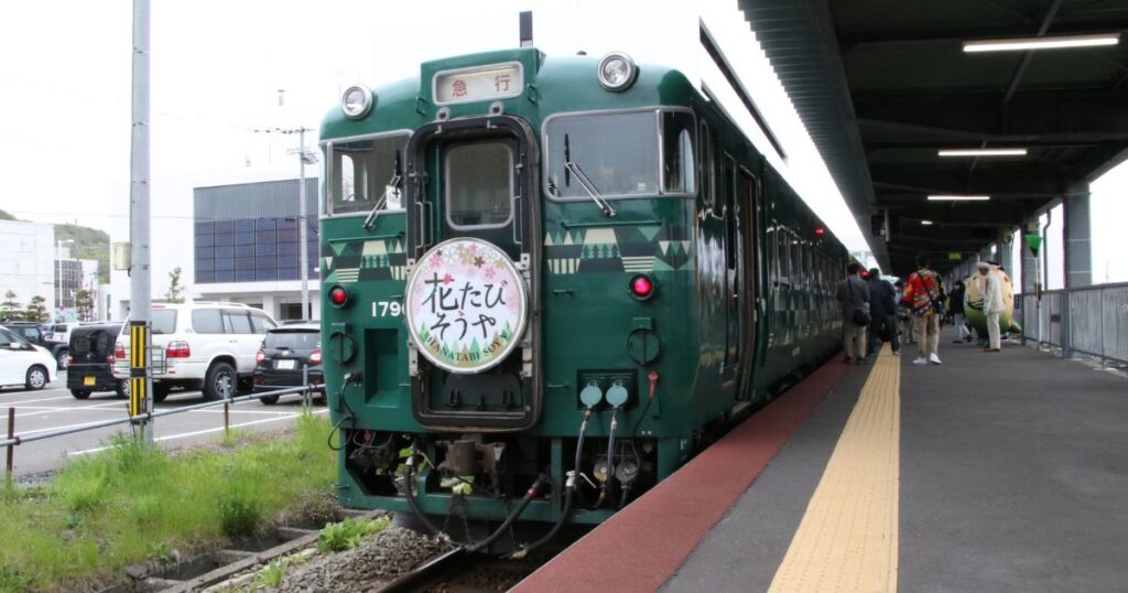 稚内駅に停車中の花たびそうや