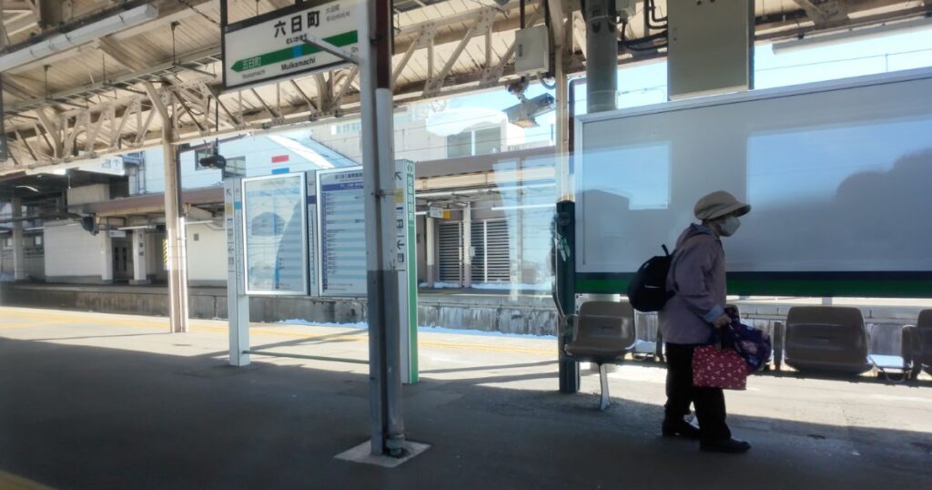 六日町駅で運転停車