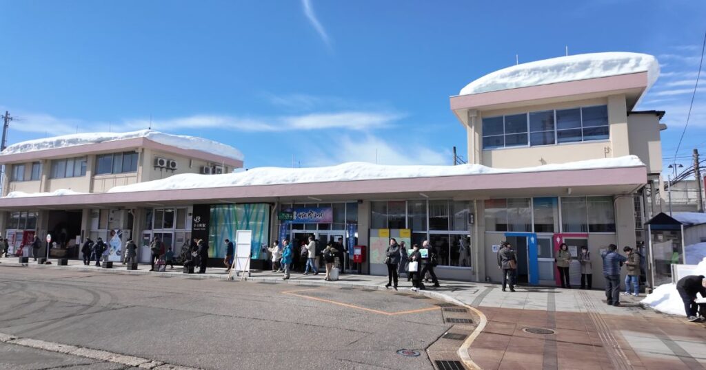 十日町駅の外観