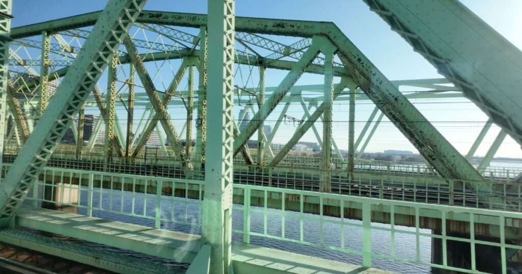 荒川を渡り埼玉県へ