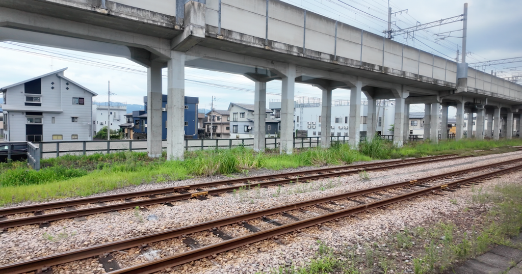 ほくほく線と合流する車窓