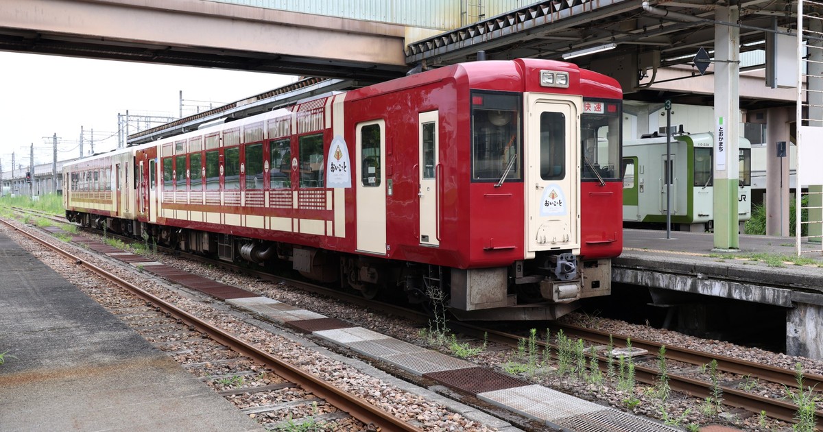 飯山線の観光列車「おいこっと」